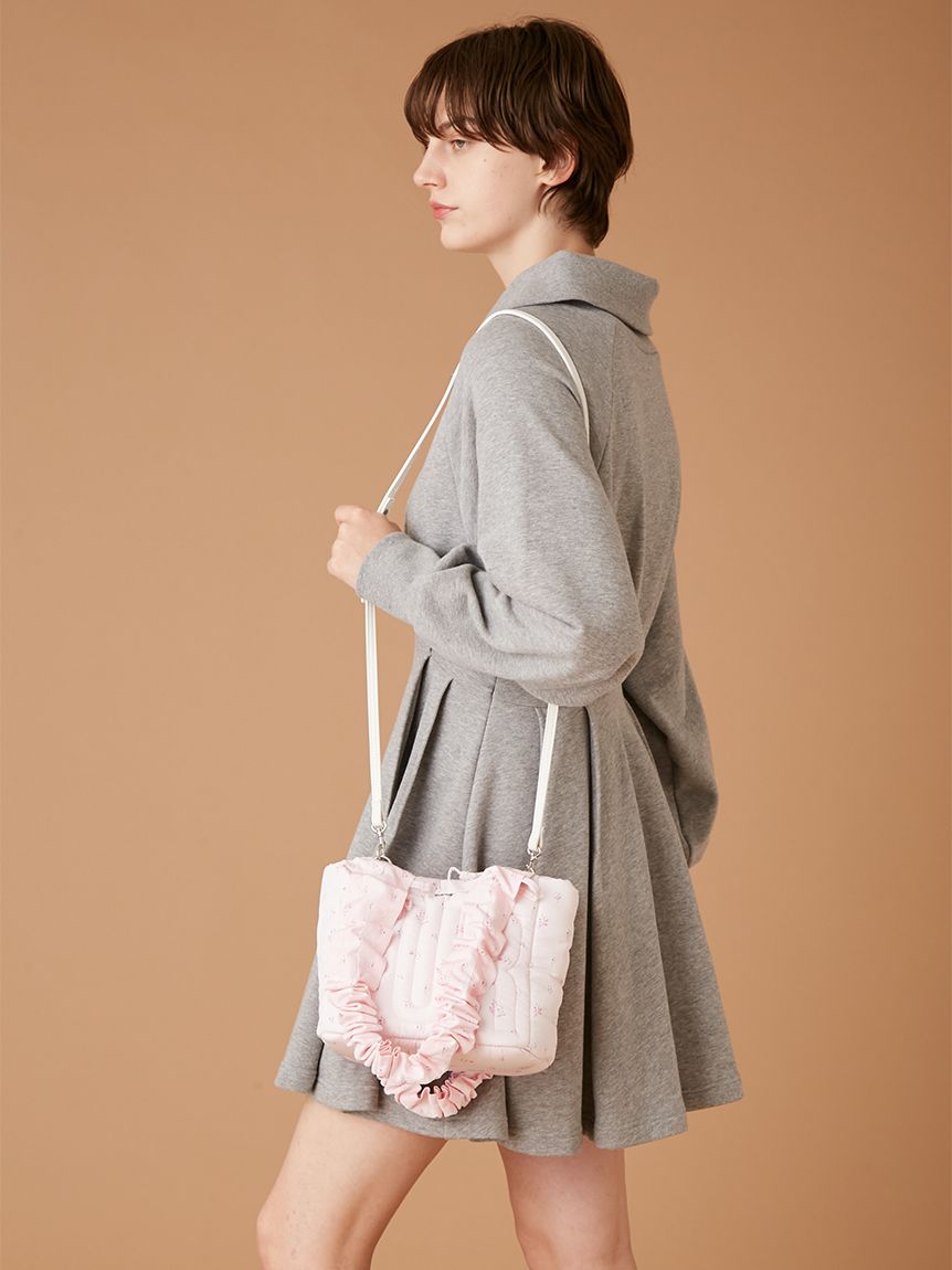 オフィシャルサイト限定カラー】ロゴパデッドトートバッグ(バッグ