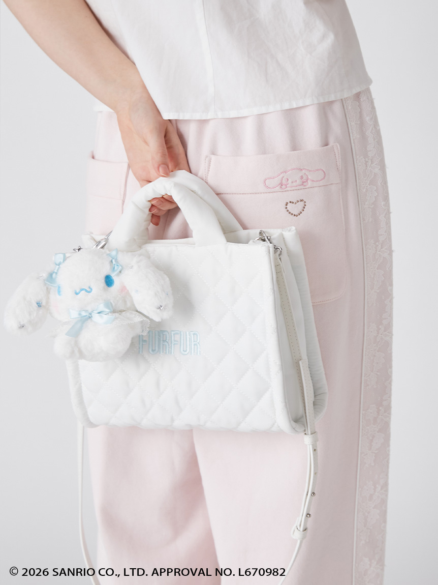 シナモロール】ぬいぐるみチャーム付きキルティングトートバッグ