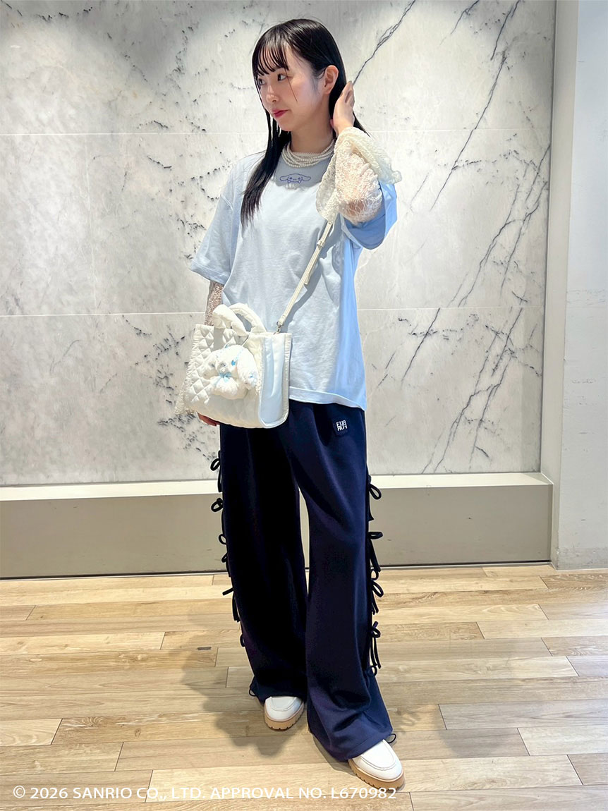 シナモロール】ぬいぐるみチャーム付きキルティングトートバッグ