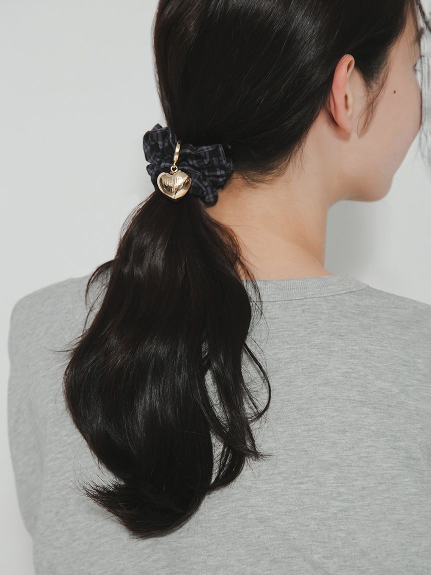 チャーム付きチェックシュシュ(ヘッドアクセサリー)｜ACCESSORY