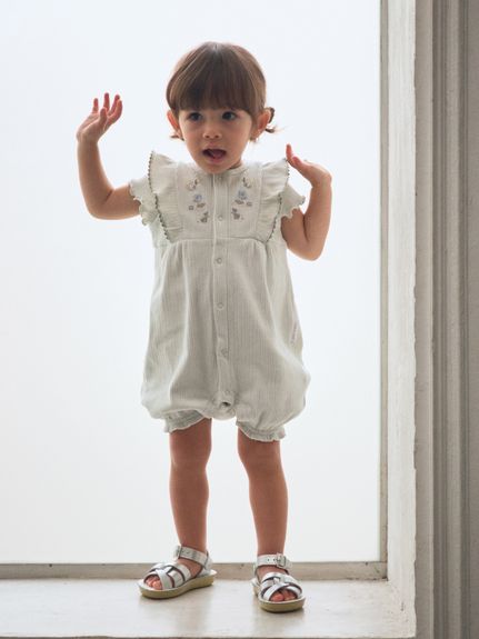 リブフラワー刺繍ロンパース／オーガニックコットン