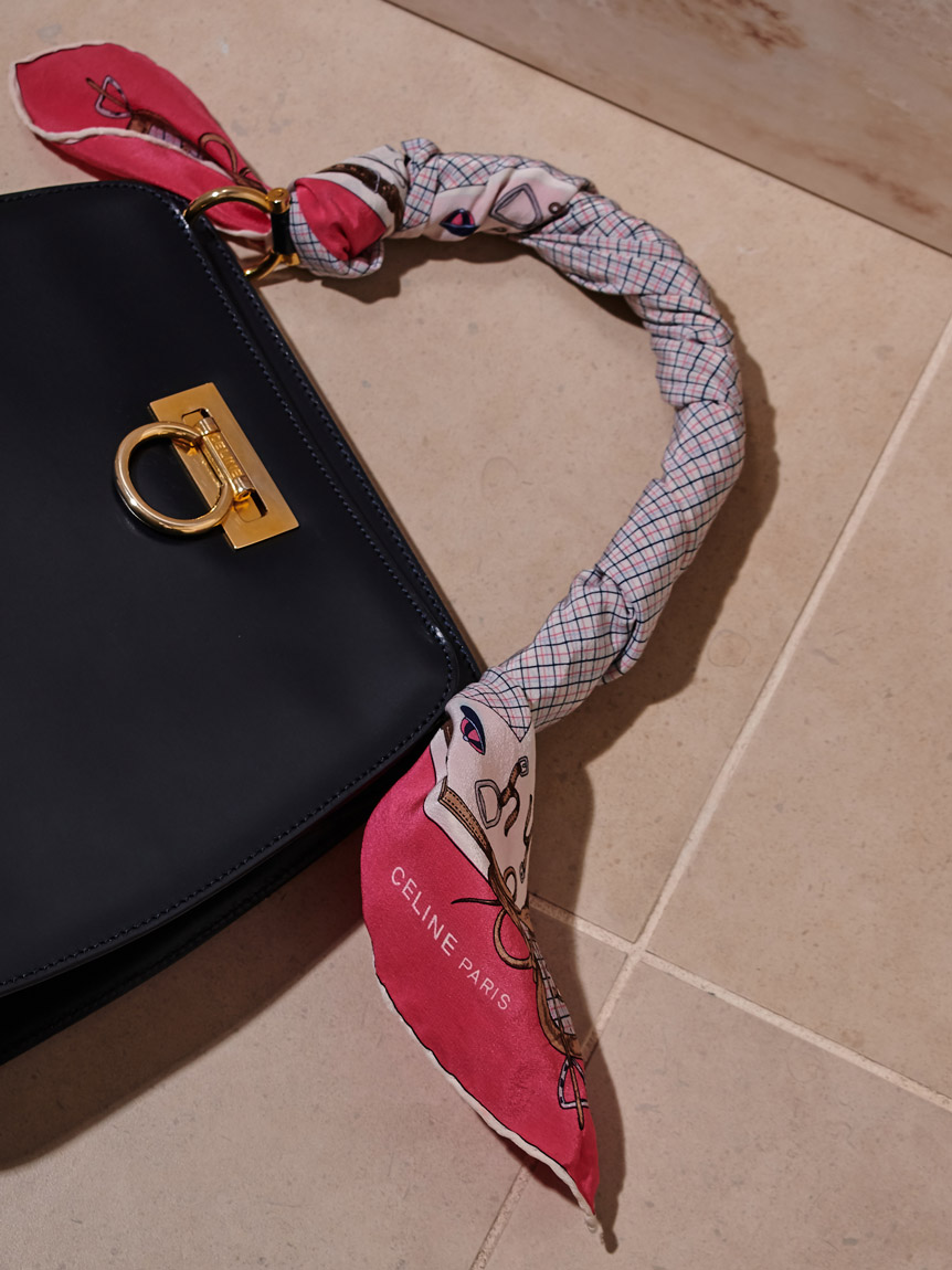 【使用感無し】CELINE ヴィンテージ♡シルク スカーフ柄 シルク ブラウス セリーヌ 馬車柄 シルク スカーフ ヴィンテージ - メルカリ