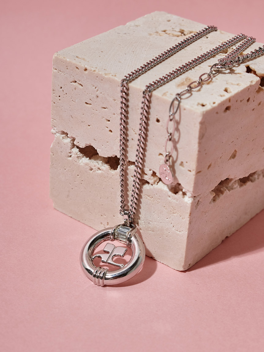 Courreges ロゴネックレス(ヴィンテージアクセサリー