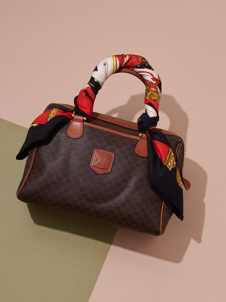 CELINE シルクスカーフ(ヴィンテージ革小物・グッズ