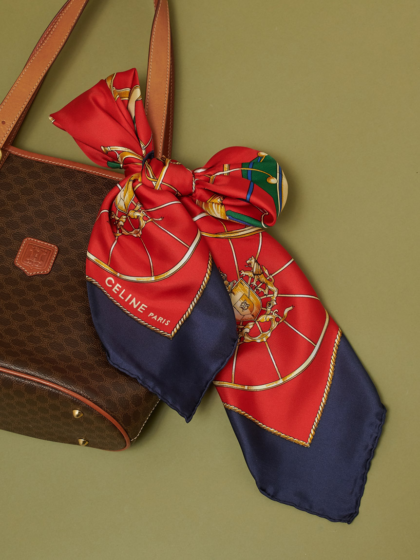 CELINE シルクスカーフ(ヴィンテージ革小物・グッズ)｜ヴィンテージ