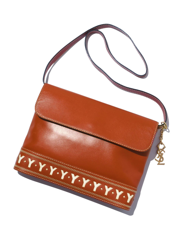 YSLエンボスフラップショルダーバッグ