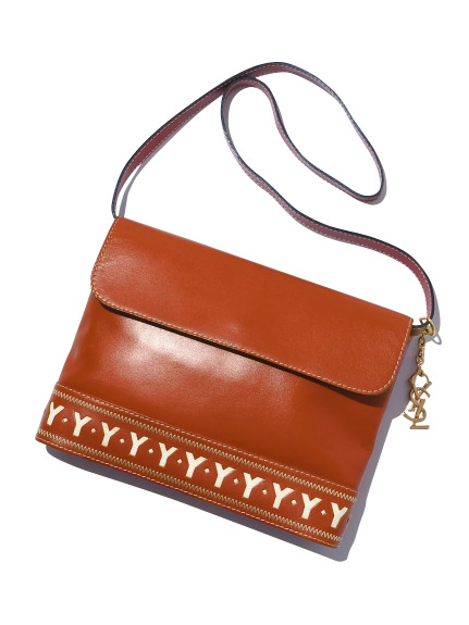 YSLエンボスフラップショルダーバッグ