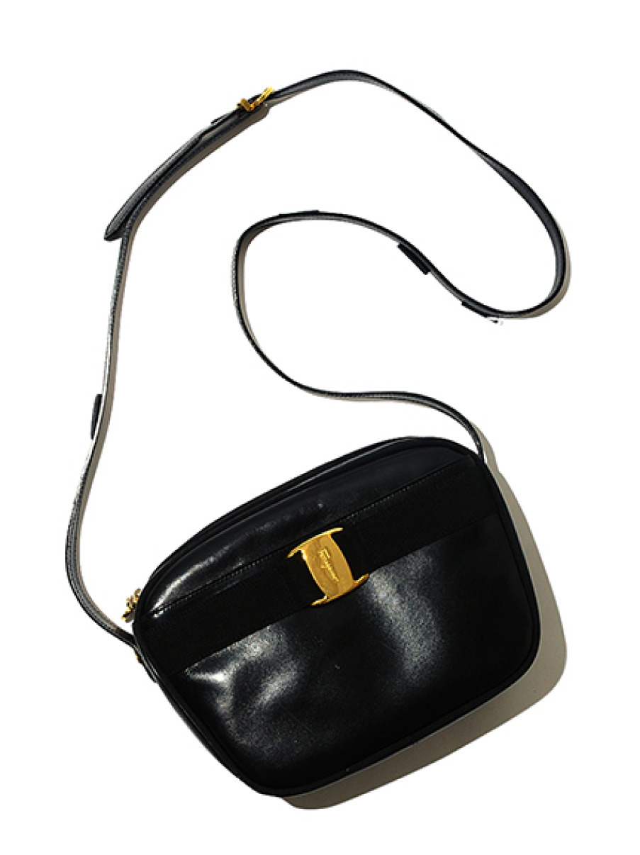 高い素材 Salvatore Ferragamo ブラック ショルダーバッグ 【】:【受賞 ...