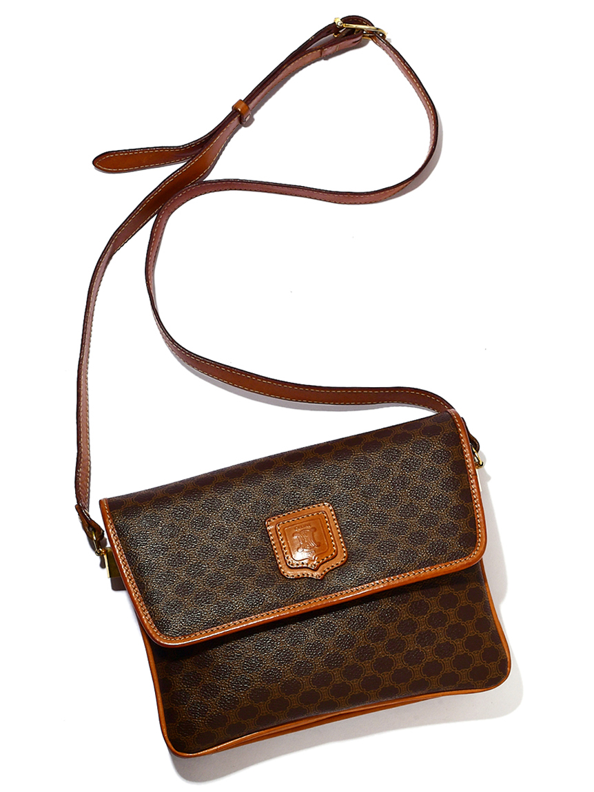 CELINEスクエアフラップショルダーバッグ