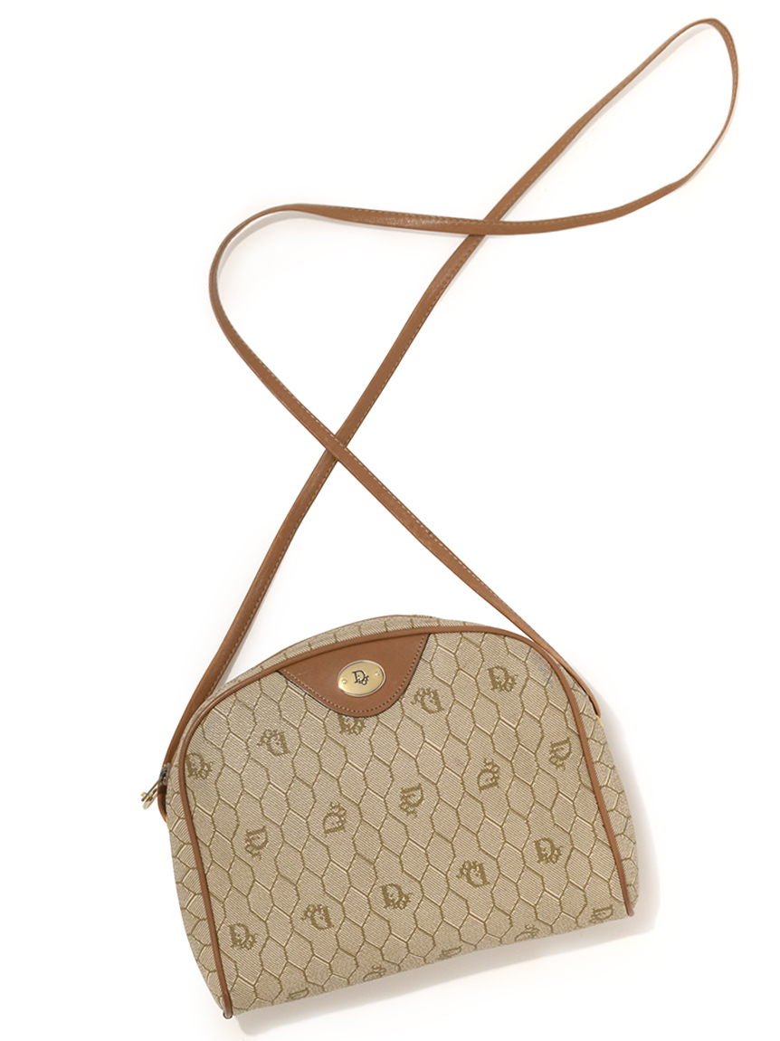 Dior ヴィンテージbagかっちりした形のbagです