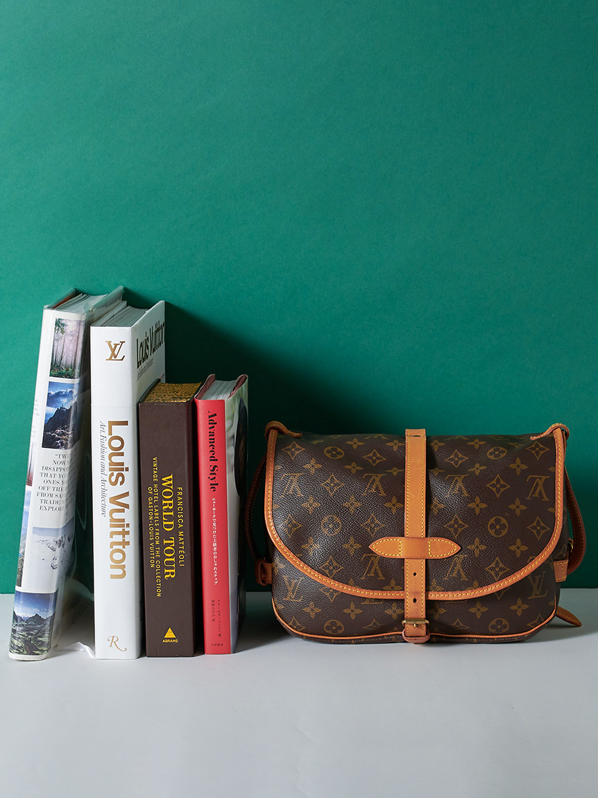 Louis Vuitton モノグラム ソミュール(ヴィンテージバッグ)｜ヴィンテージ商品（VINTAGE ITEM）｜LILY  BROWN（リリーブラウン）の通販サイト【公式】