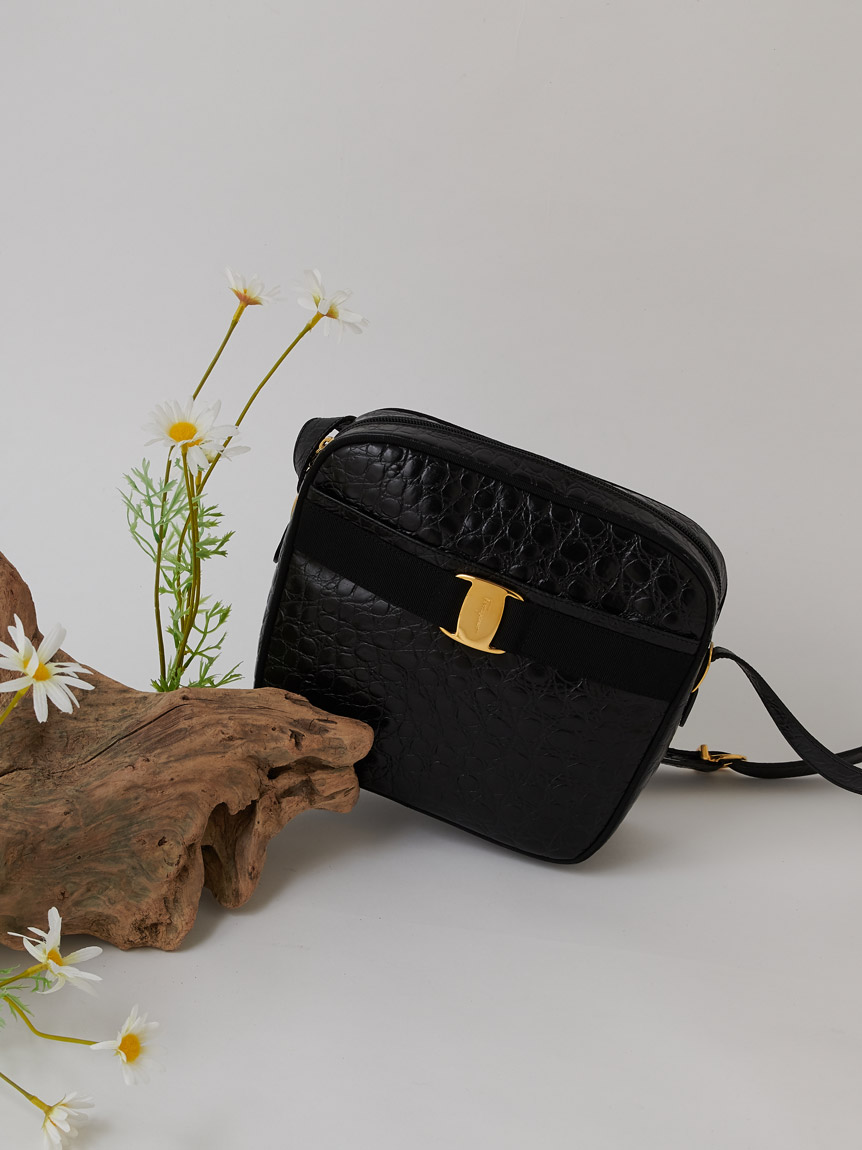 SALVATORE FERRAGAMO エラスティックホウティテルハレエフラット Ferragamo | Jelly black rubber ballerinas | Savannahs