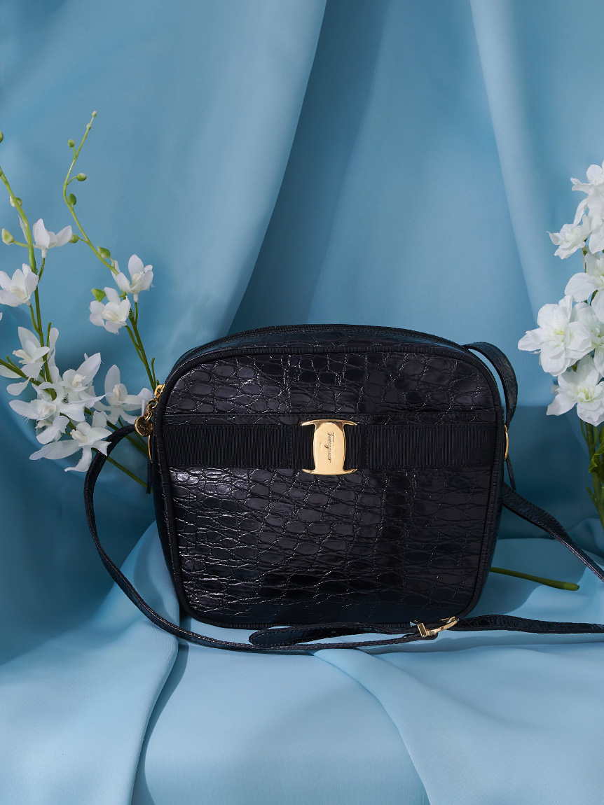 Salvatore Ferragamo ヴァラ型押クロコショルダー(ヴィンテージバッグ