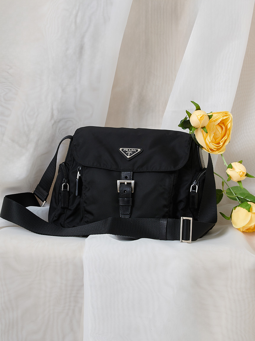 PRADA ロゴナイロンショルダー(ヴィンテージバッグ)|ヴィンテージ商品 PRADA ロゴナイロンショルダー(ヴィンテージバッグ)|ヴィンテージ商品