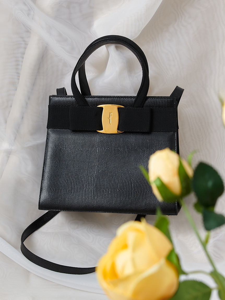 美品　フェラガモ　ショルダーバッグ　チェーン　ヴァラリボン　リザード型押し　黒⭐︎ FERRAGAMO（フェラガモ） 並行輸入 ショルダーバッグ ヴァラ リボン