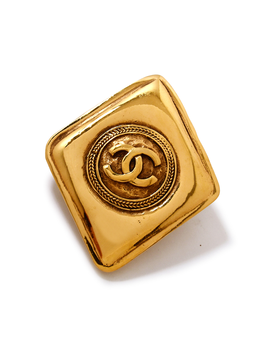 CHANELココマークスクエアブローチ
