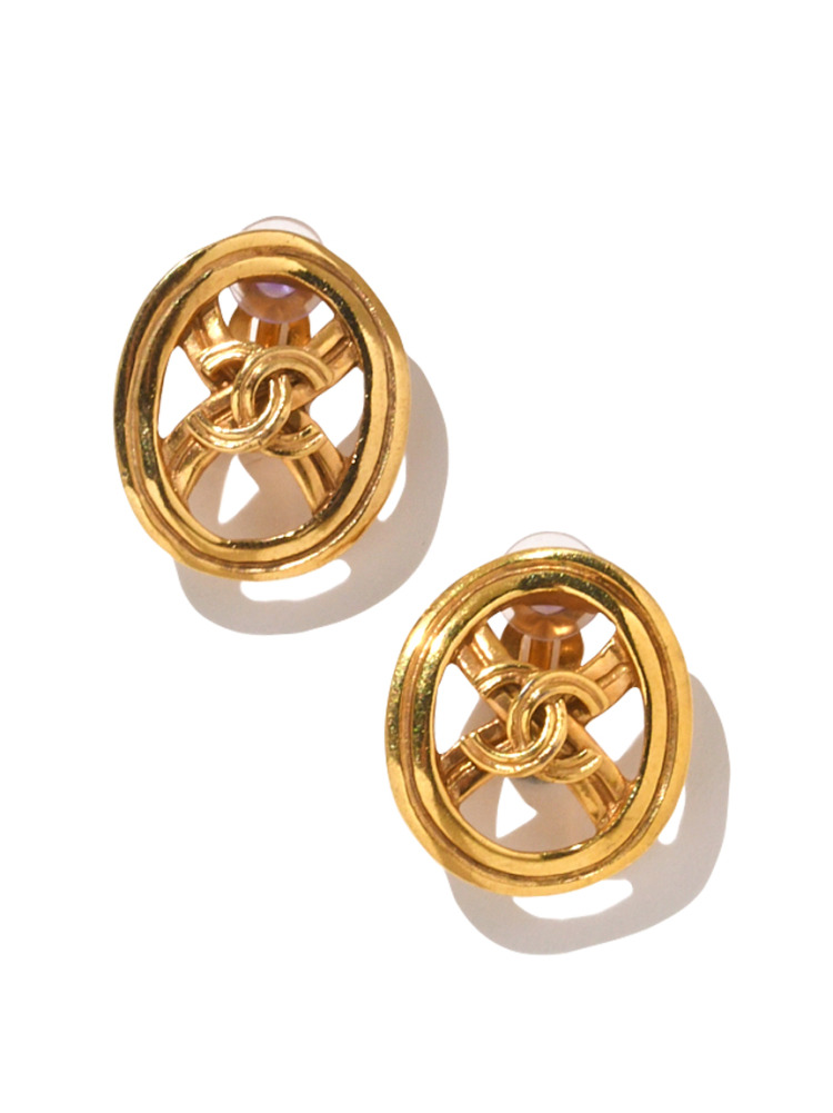 CHANELココマークオーバルイヤリング