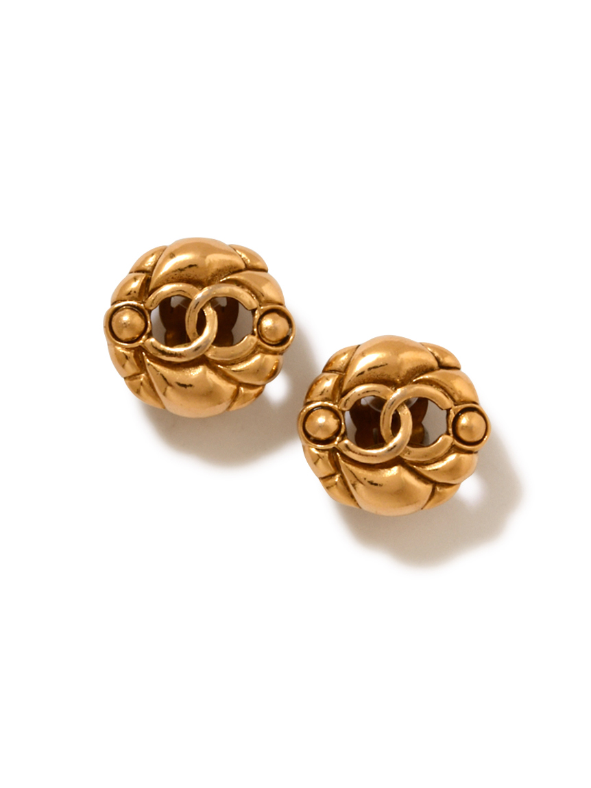 CHANELココマークラウンドイヤリング