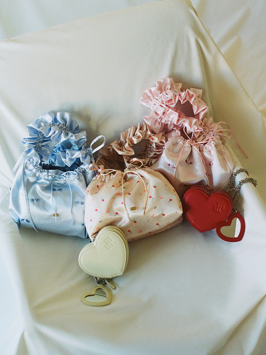 LILY BROWN Lingerie】サテンバケットバッグ~プティ ローズ LILY BROWN Lingerie】サテンバケットバッグ~プティ ローズ