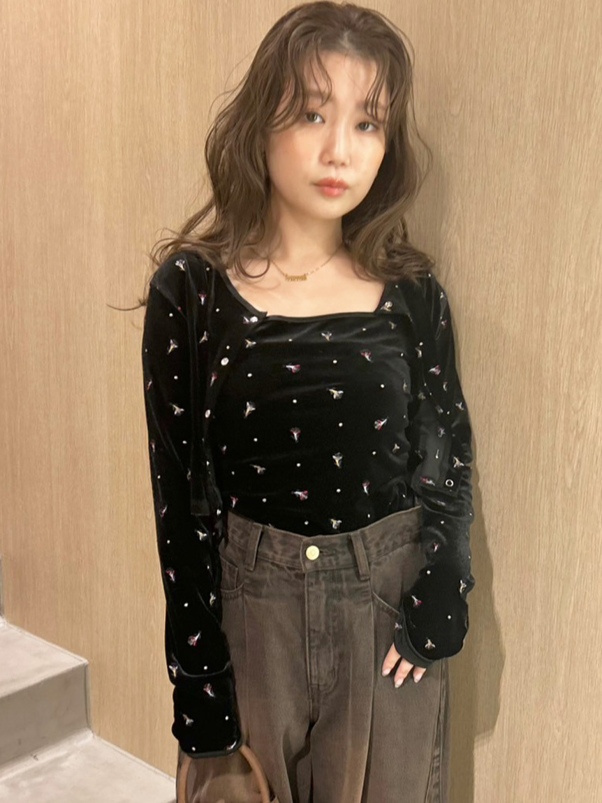 【最終値下げ】LILY BROWN ブラウスセットビジューベロアキャミワンピース LILY BROWN（リリーブラウン）の「[L.B CANDY STOCK]ブラウス