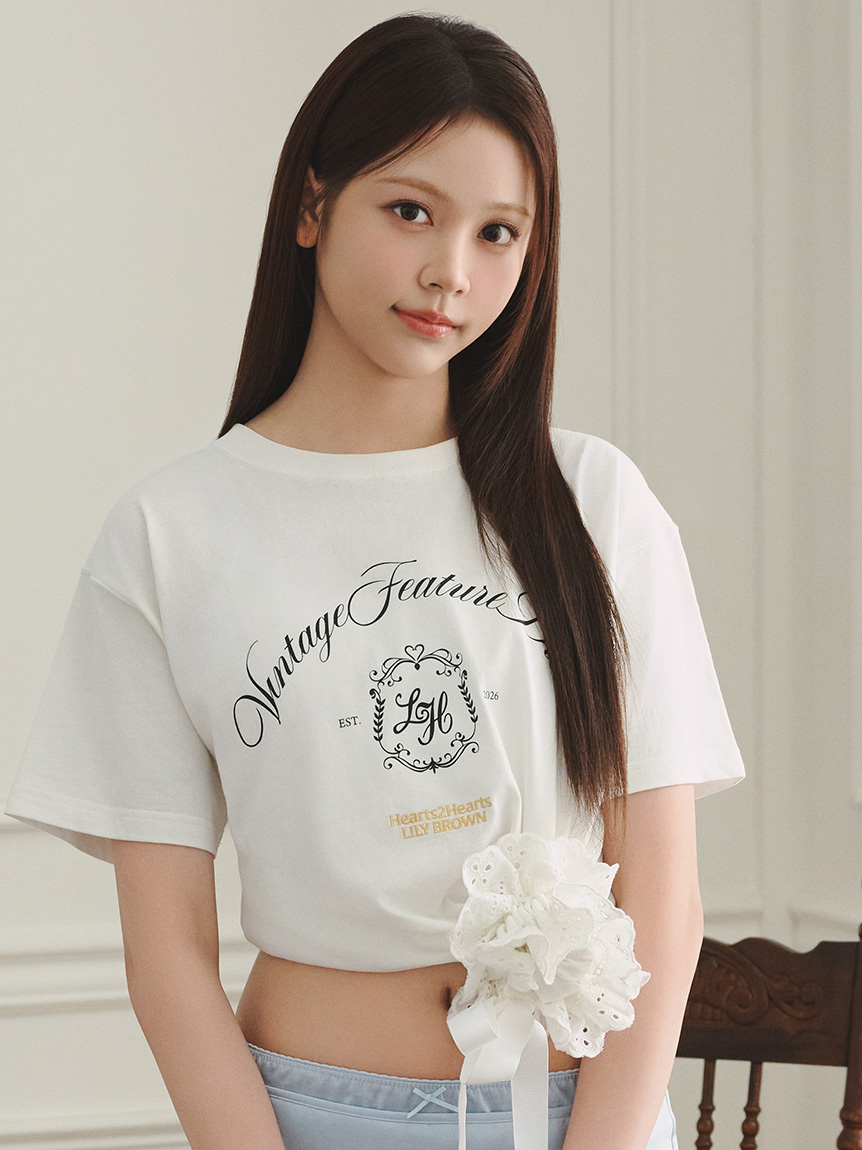LILY BROWN×Hearts2Hearts】エンブレムロゴTシャツ(Tシャツ