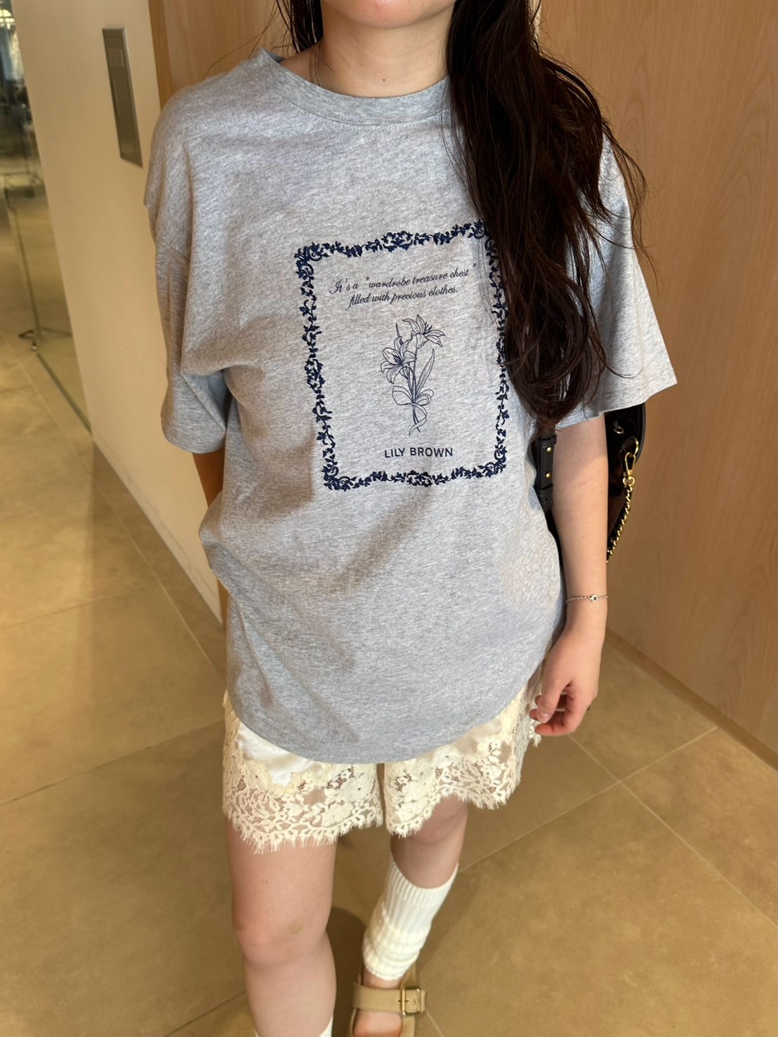 エンブロイダリープリントTシャツ(Tシャツ・カットソー)｜トップス