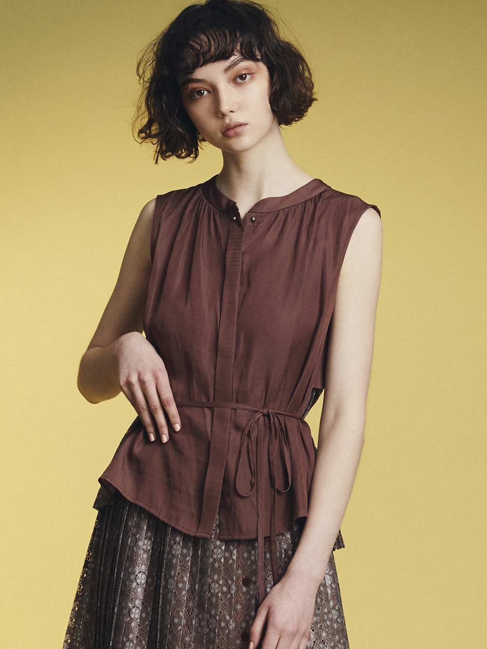 レースドッキングブラウス