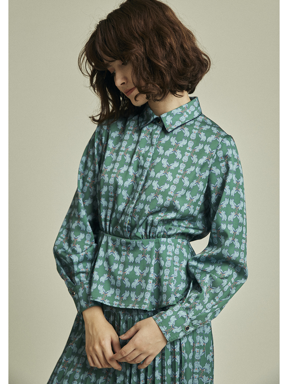 コアラ柄ペプラムブラウス