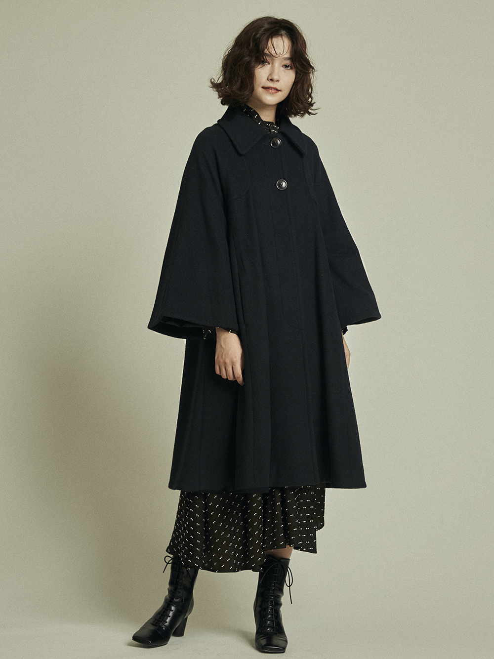 フレアスリーブコート コート アウター Lily Brown リリーブラウン の通販サイト 公式