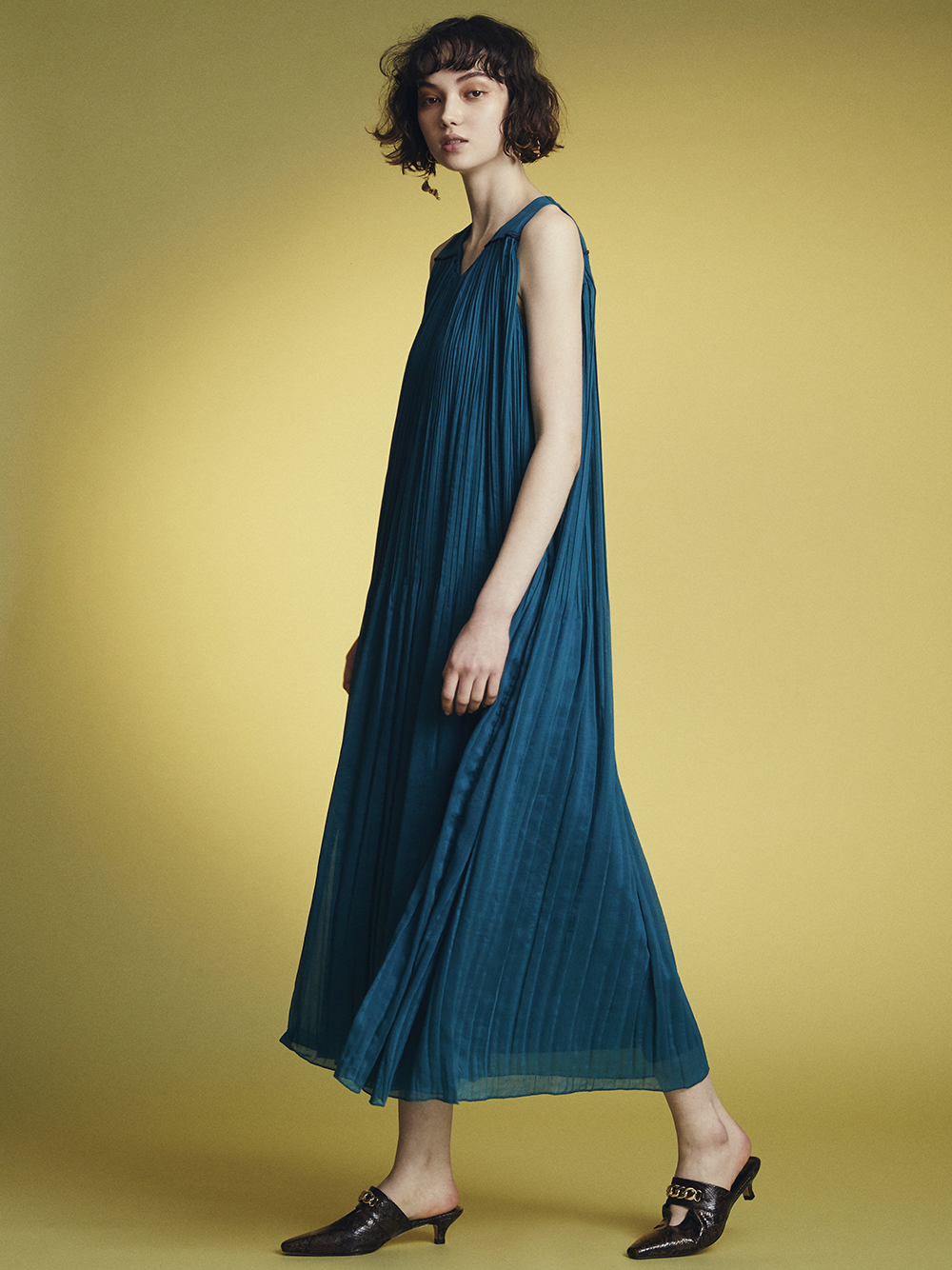 プリーツボリュームワンピース