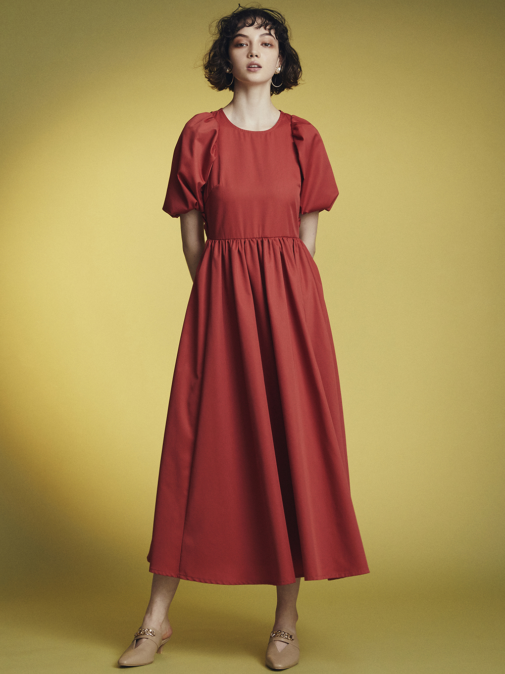 ボリュームパフワンピース