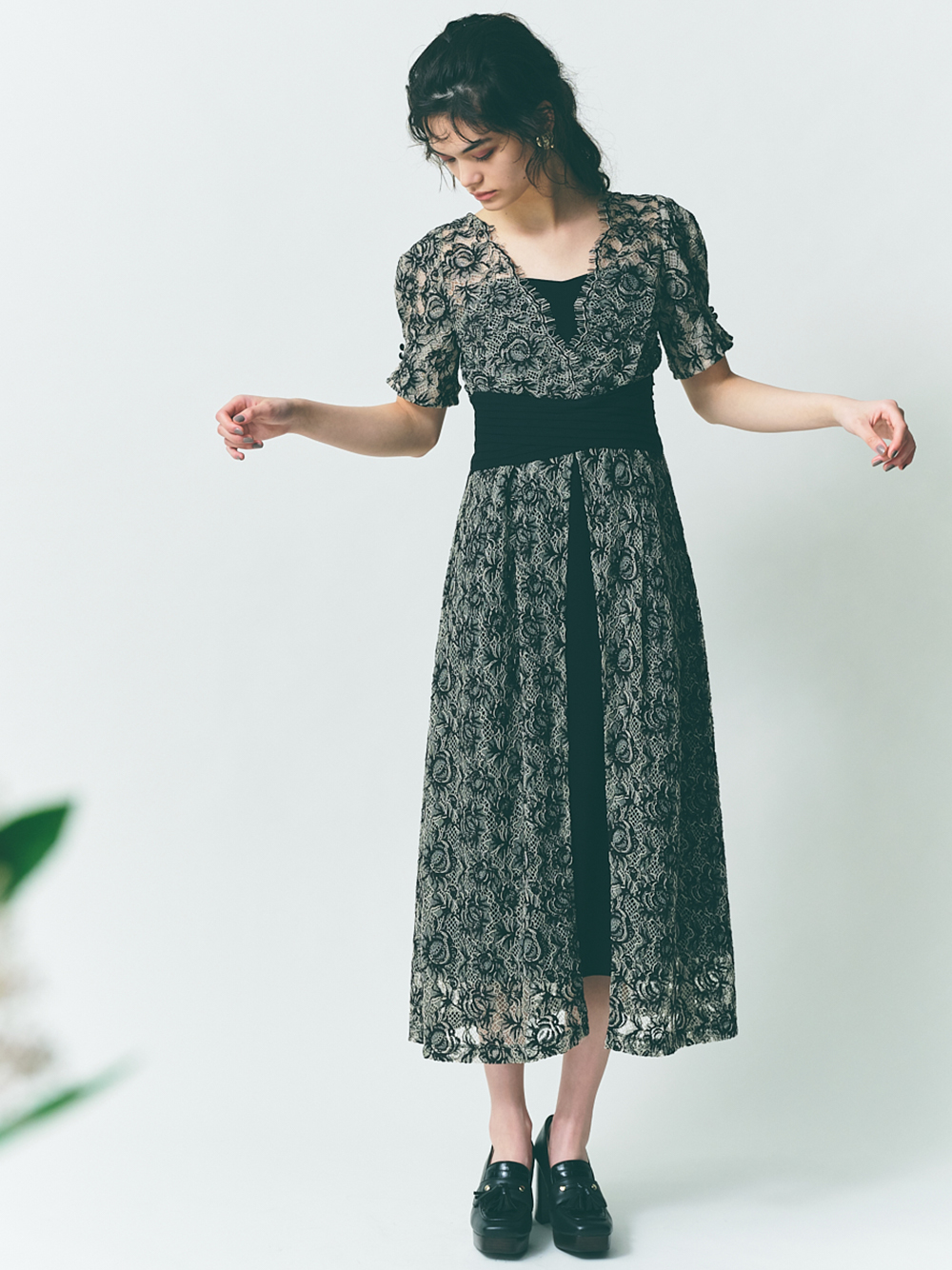 ウエストクロスラメレースドレス