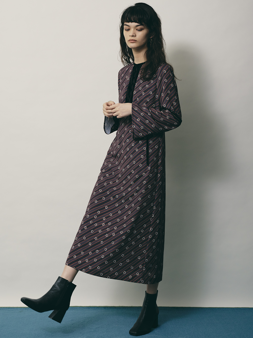 ストライプフラワー柄ワンピース