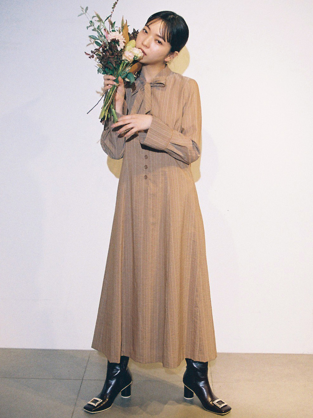 ボウタイロングワンピース