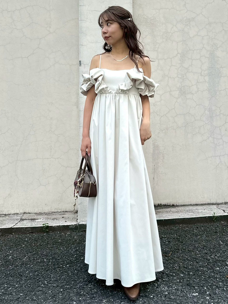 【トイ】LILY BROWNエンジェルスリーブボリュームワンピース エンジェルスリーブボリュームワンピース(マキシ・ロング