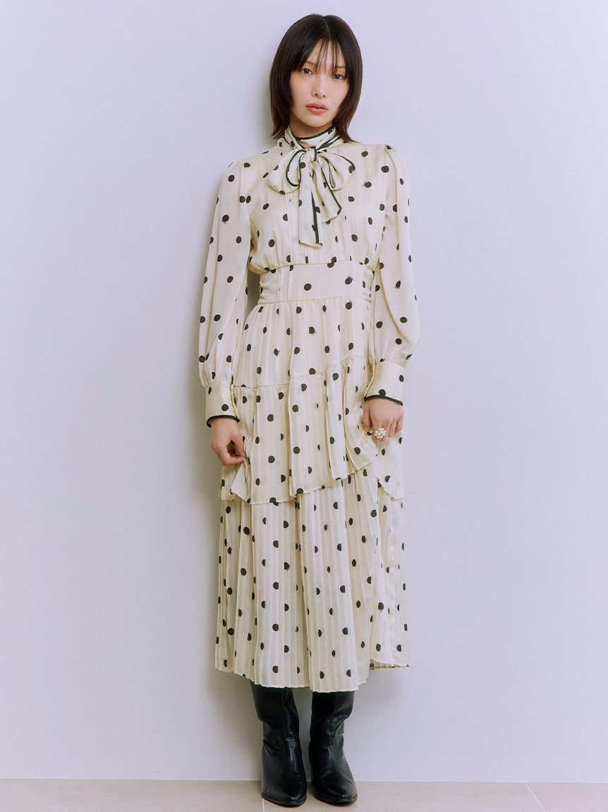 マキシ・ロングワンピース｜LILY BROWN（リリーブラウン）の通販