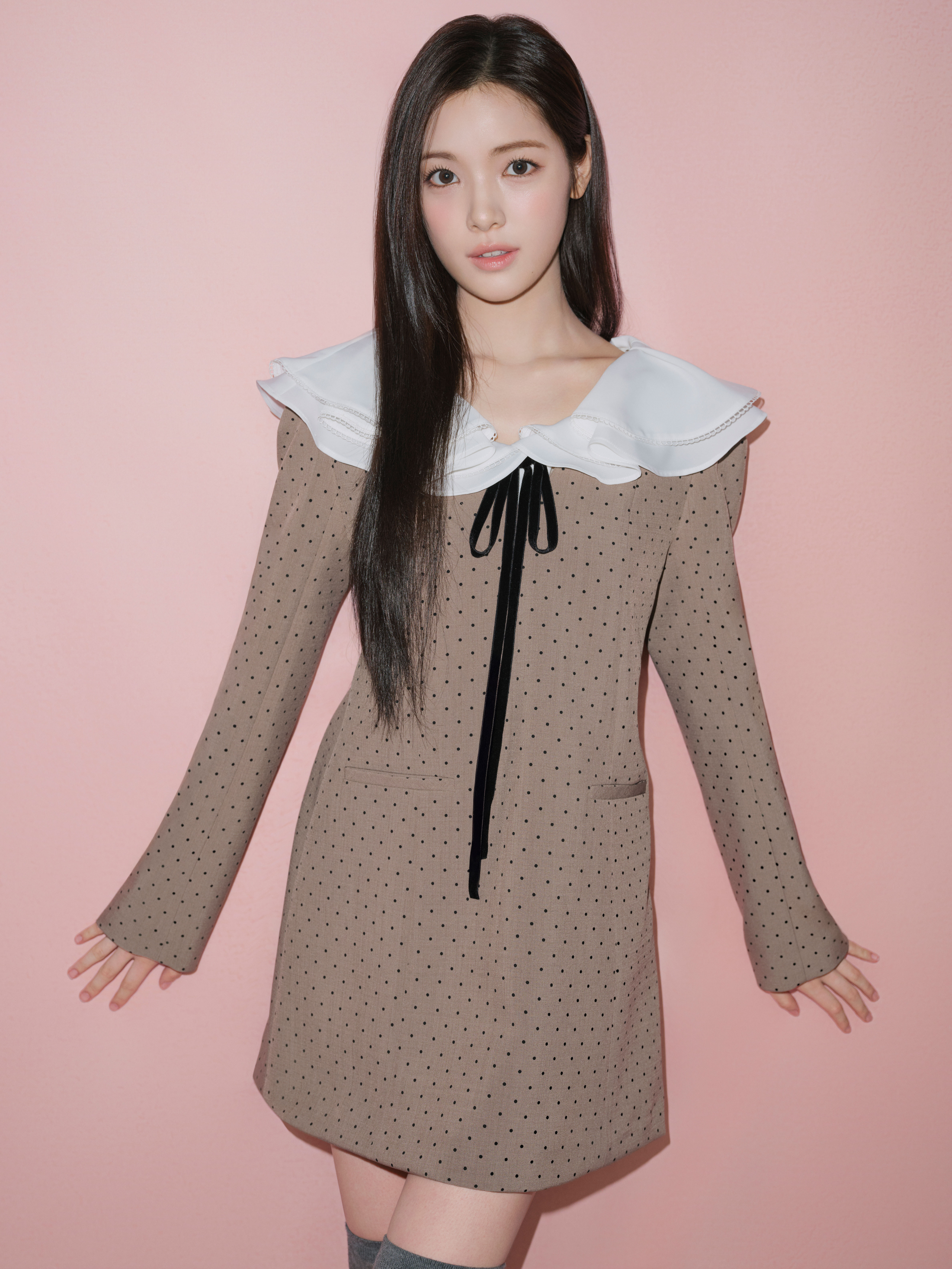 ラッフルカラー付きミニワンピース(Hearts2Hearts着用)(ミニワンピース