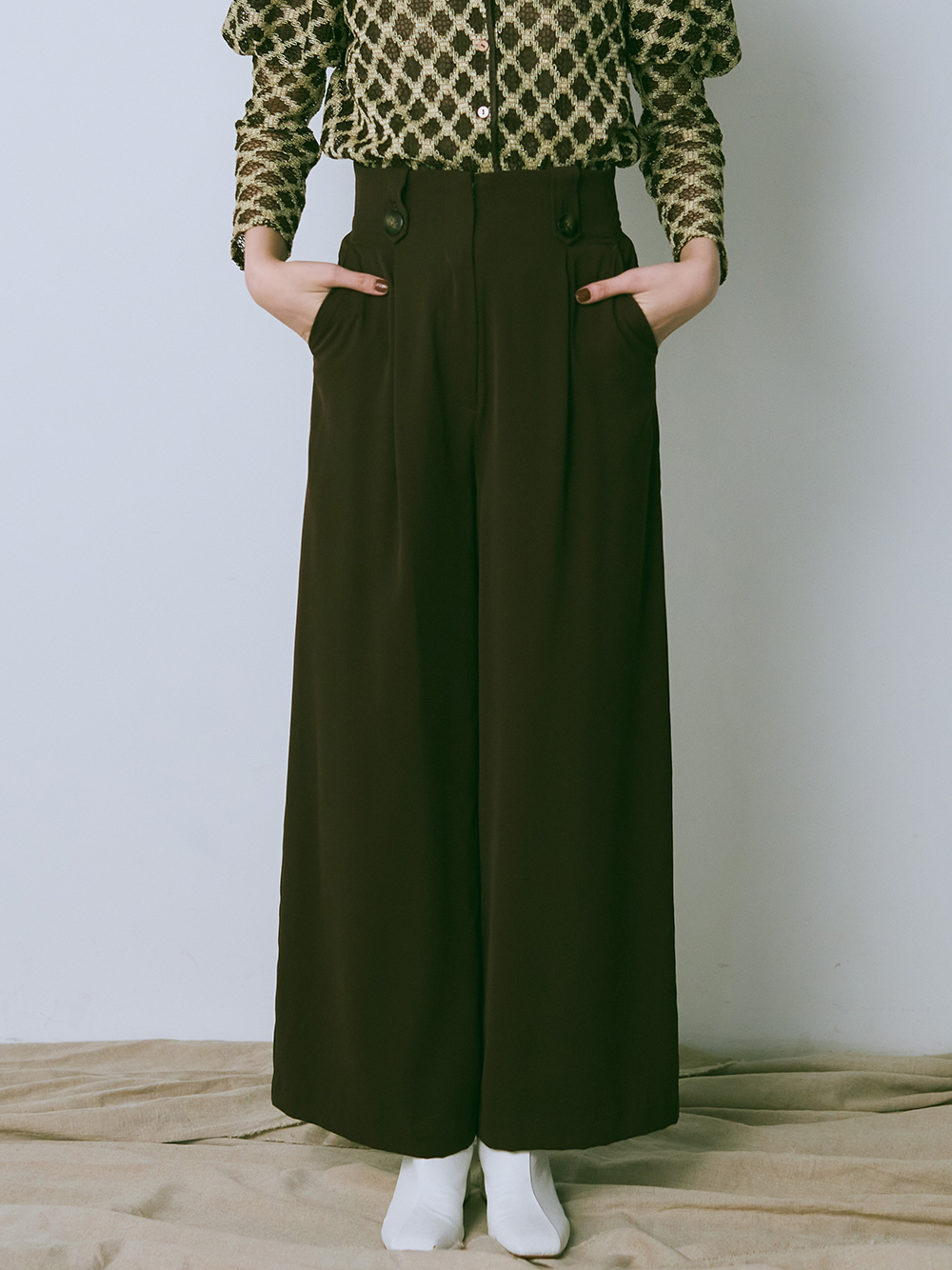 ハイウエストタックパンツ