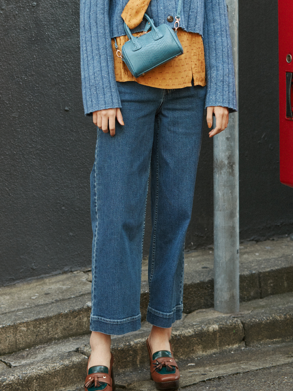 バッククロスベルトデニムパンツ