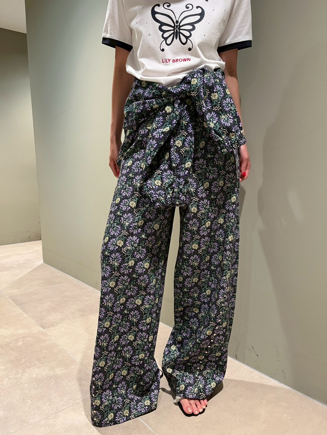 LILY BROWN×ANNA SUI】バタフライワイドデニムパンツ(デニムパンツ