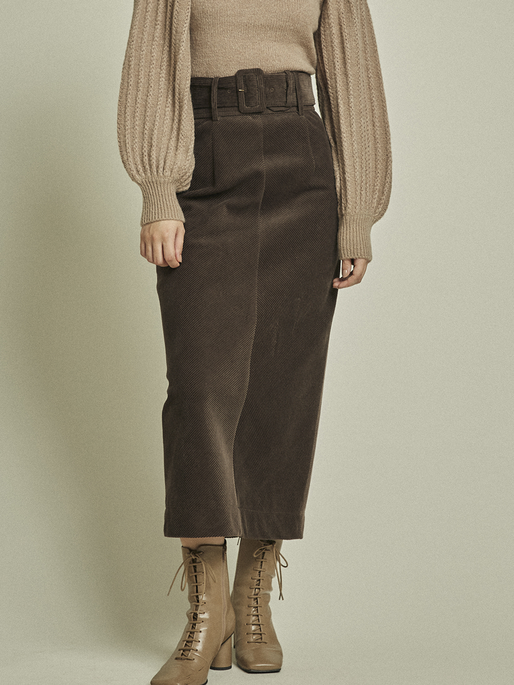 コーデュロタイトスカート