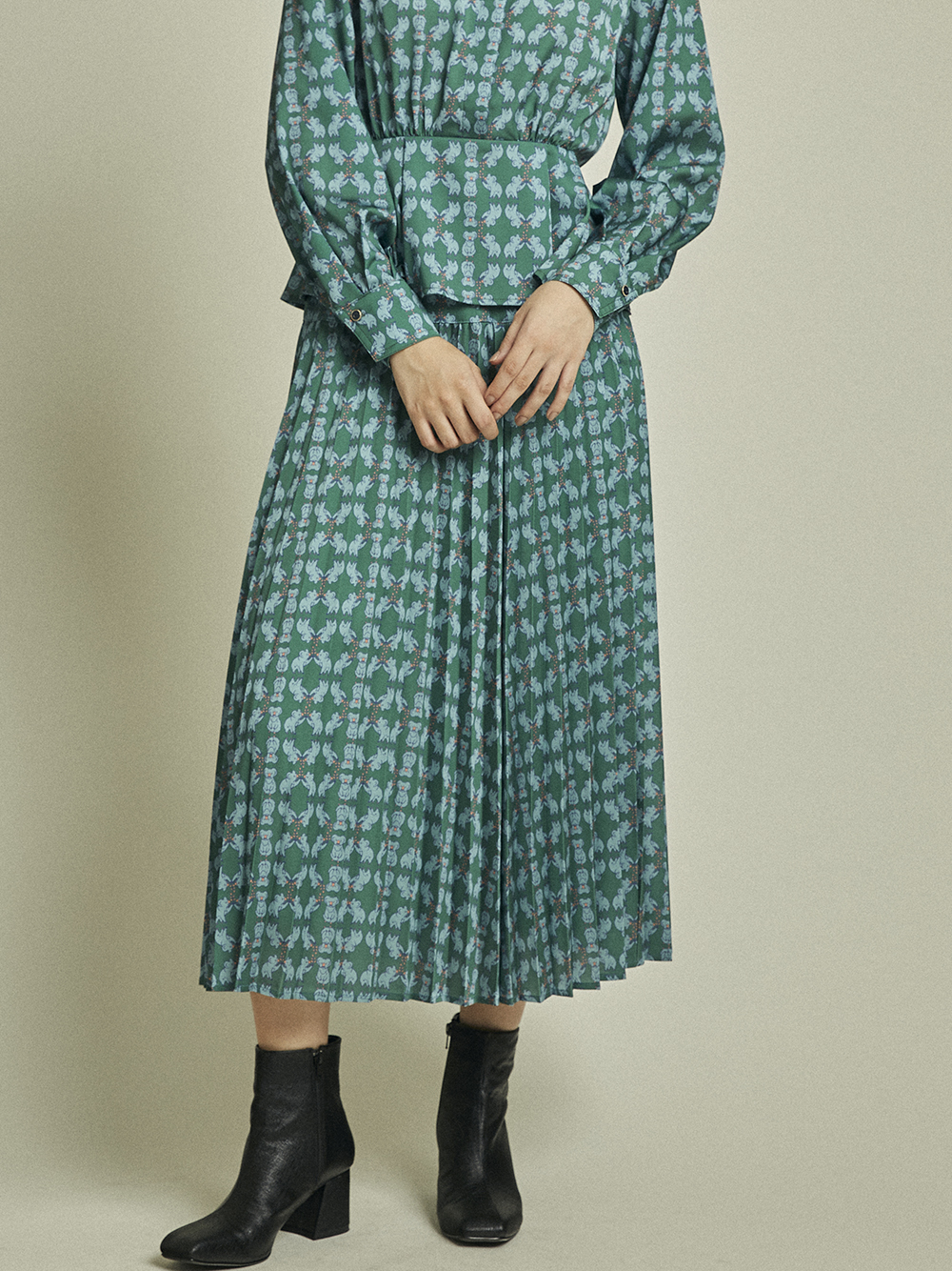 コアラ柄プリーツスカート