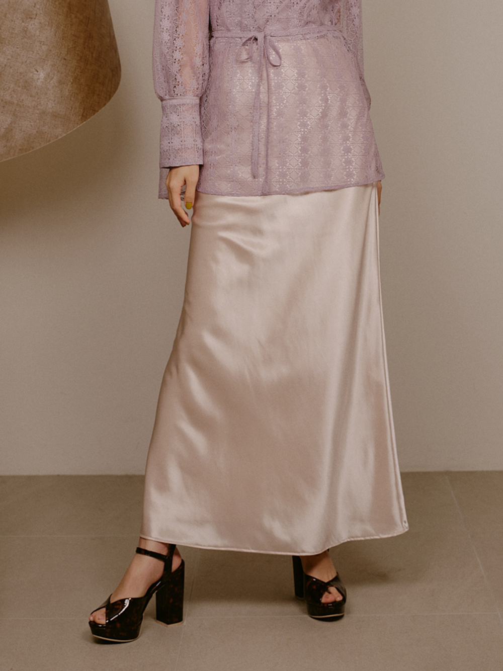 シャイニーロングスカート ロングスカート スカート Lily Brown リリーブラウン の通販サイト 公式