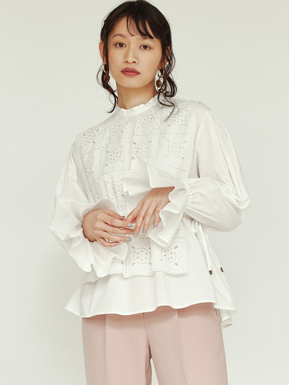 コットンカットワークブラウス ブラウス トップス Lily Brown リリーブラウン の通販サイト 公式