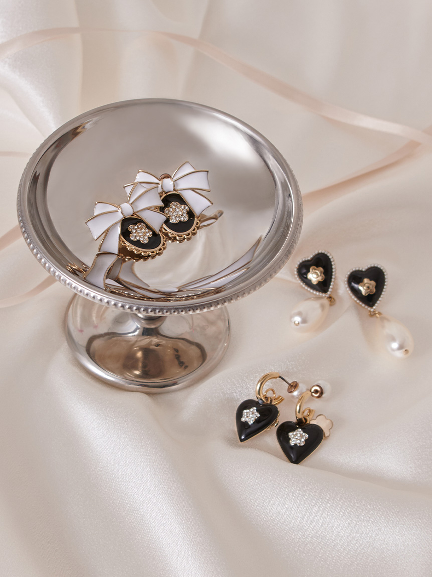 LILY BROWN×MARY QUANT】デイジーモチーフバリエーションピアス