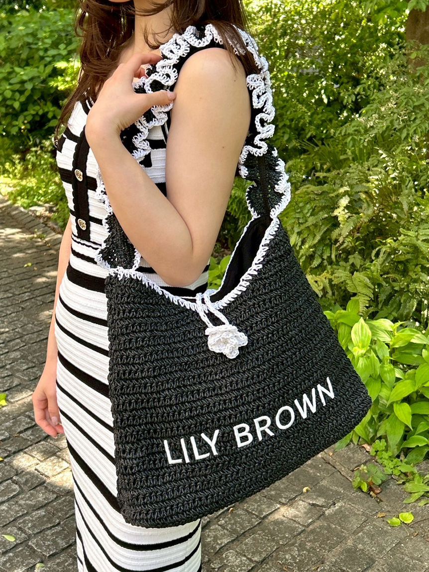 LILY BROWN」モデルの小室安未を起用した2022秋の最新トラッド