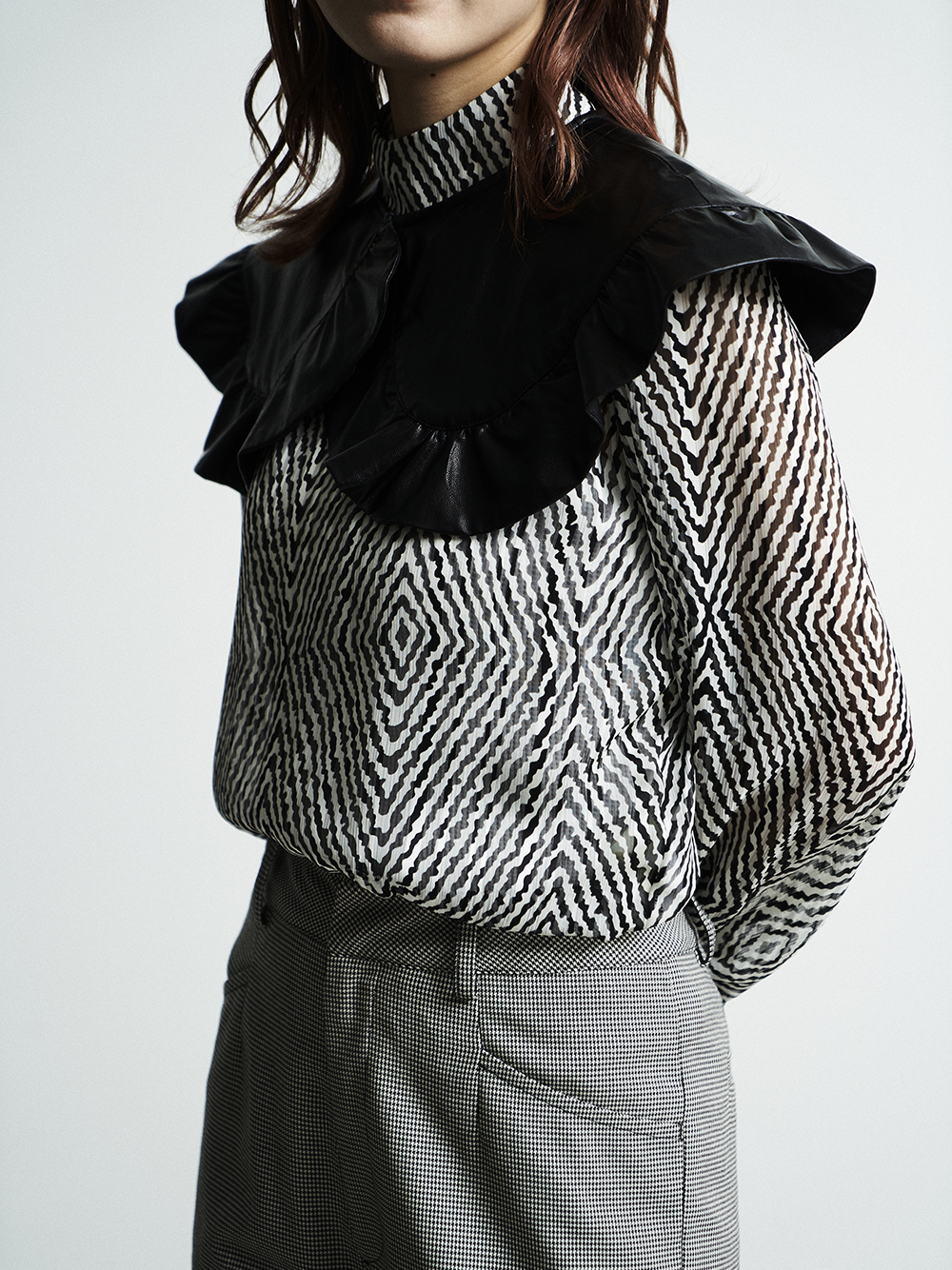 フェイクレザーつけ襟