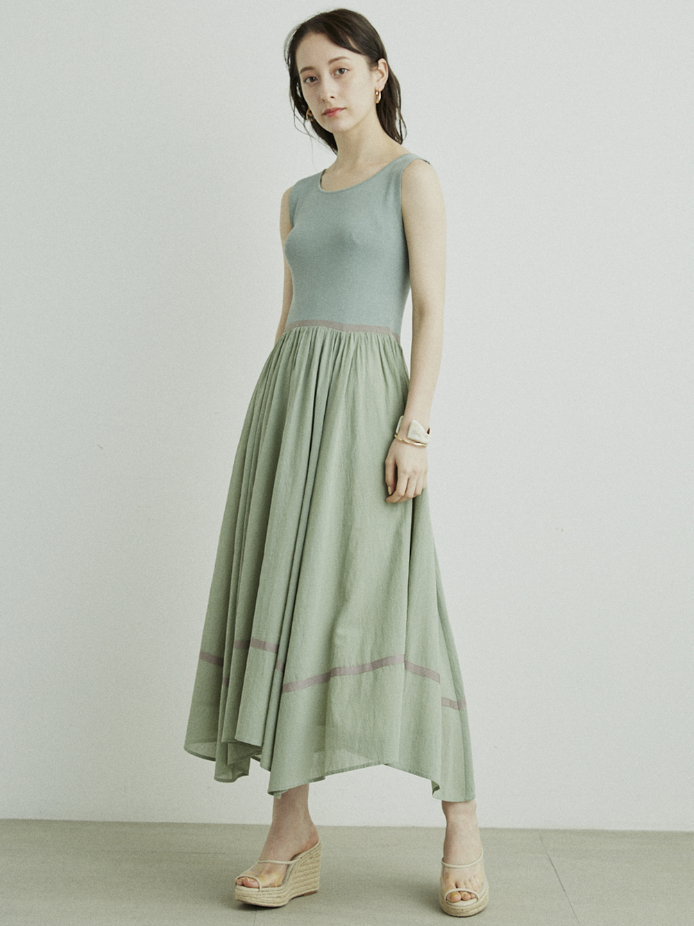 ワンピース Lily Brown リリーブラウン の通販サイト 公式