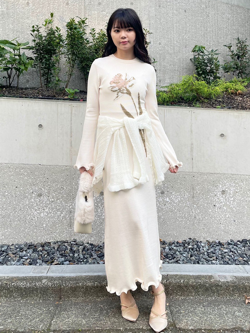 スイセンモチーフニットワンピース(ニットワンピース)｜ワンピース