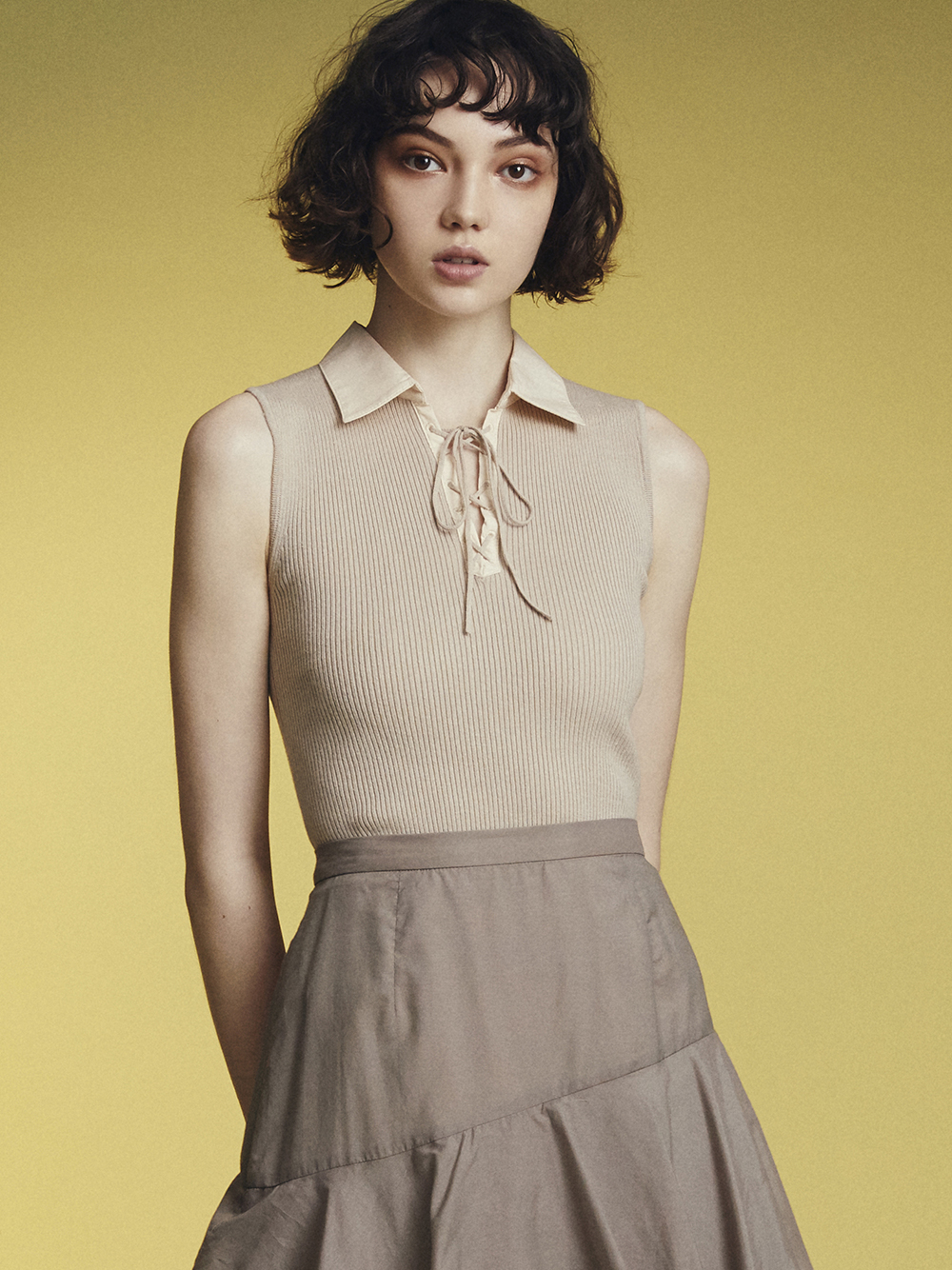 衿付きノースリニットトップス